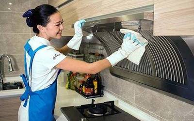 科技守護健康 研發高效油煙機清洗設備，降低廚房油煙致癌風險